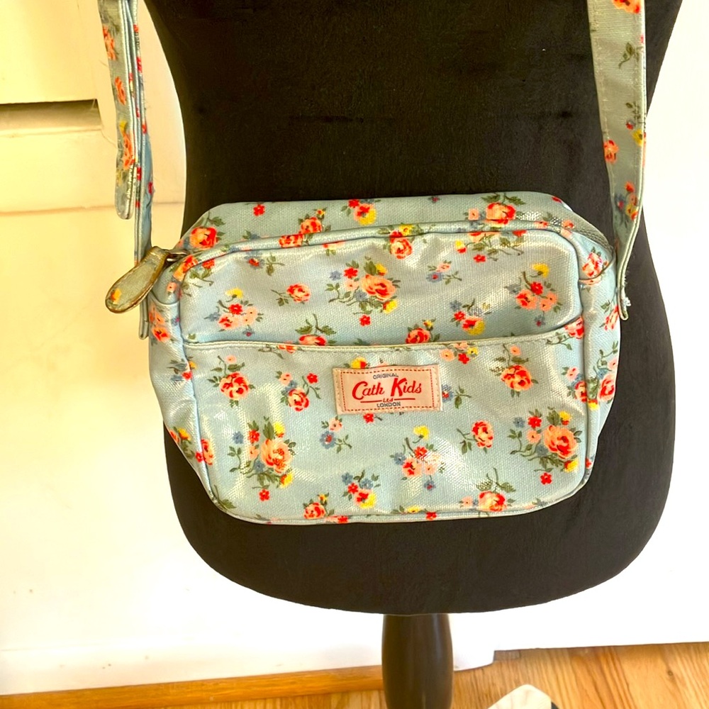 Cath Kidston Purse: turquoise +Floral Coated Canvas Bag: Cath Kids London